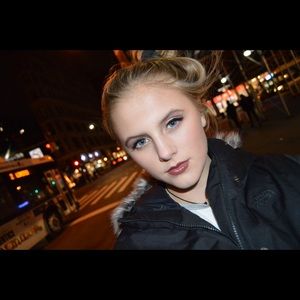 Meet your Posher, Emily